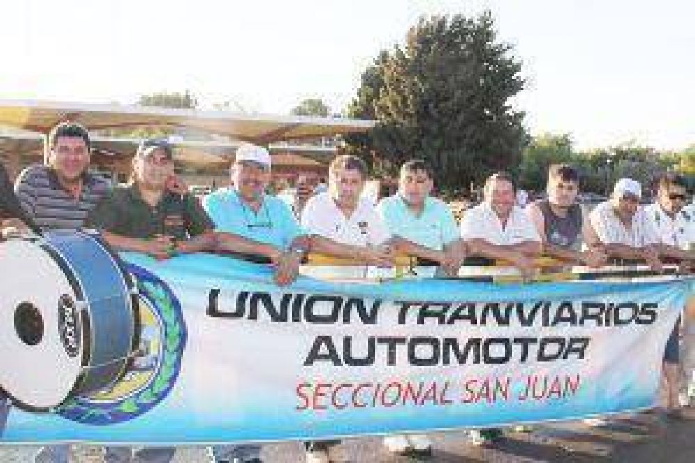 En la Terminal los choferes impidieron la salida de colectivos