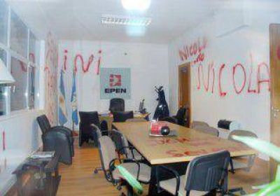 Descontaran de los sueldos los destrozos en el EPEN 