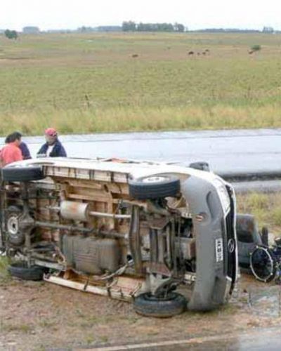 Tres misioneros heridos en un choque frontal en Corrientes