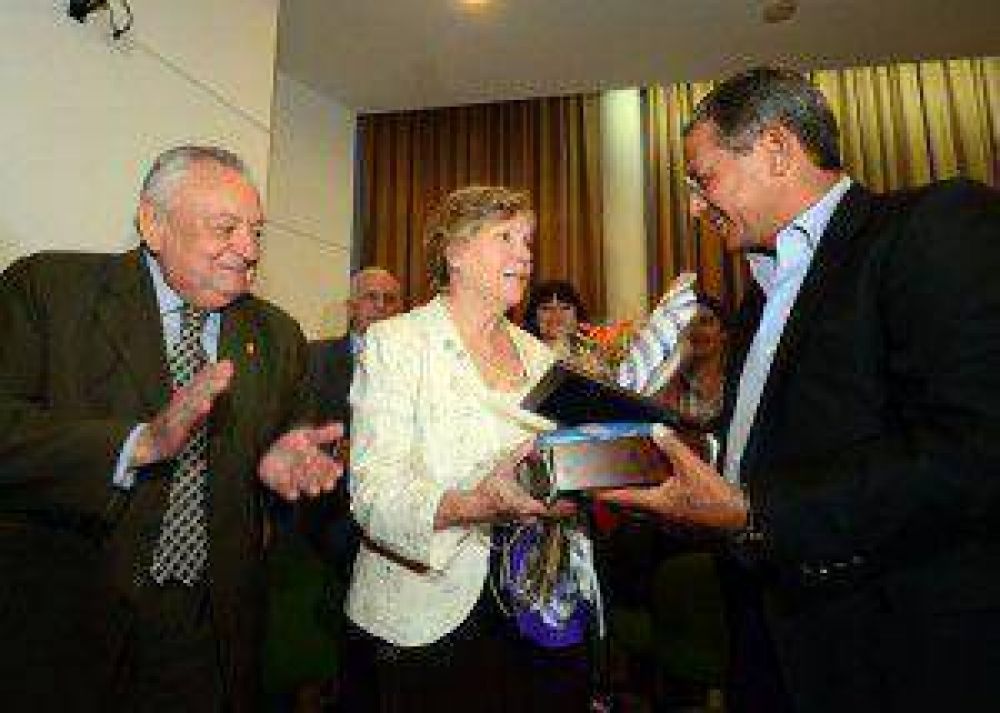 Nora Serrano de Salvatori ciudadana ilustre de Neuqu�n