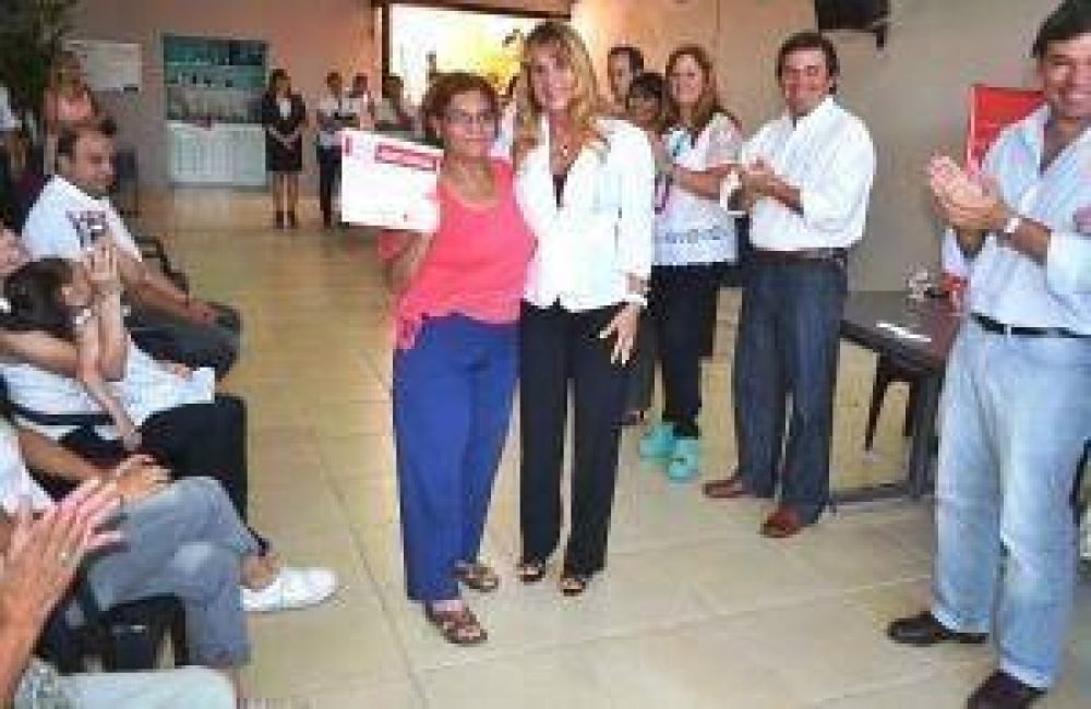 La Municipalidad de Resistencia reconoci� a emprendedores capacitados en el 2012