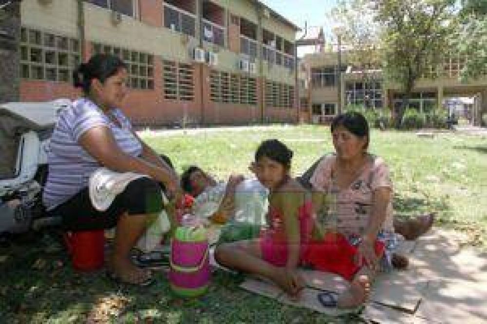 Perrando en crisis: Los pacientes llevan sus ventiladores y hasta insumos m�dicos