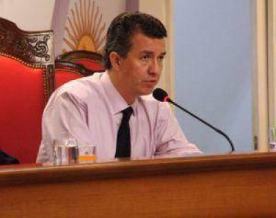 Aguilar: una abstenci�n que casi cost� la ley