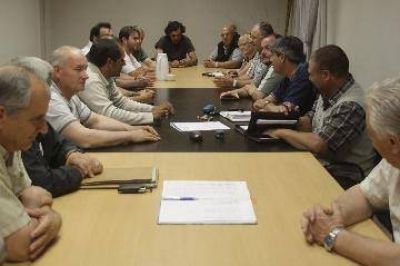 Los productores dejaron en suspenso el tractorazo