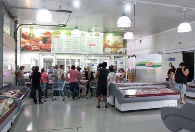 Con ofertas tentadoras, abri� el �shopping de la carne y el pollo� 