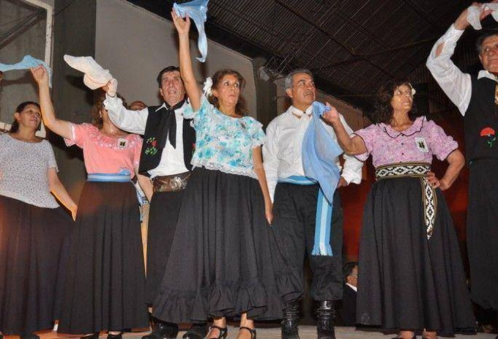 En la "Vendimia del centenario" coronaron a la reina de Rodeo de la Cruz y KM 11 