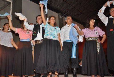 En la "Vendimia del centenario" coronaron a la reina de Rodeo de la Cruz y KM 11 