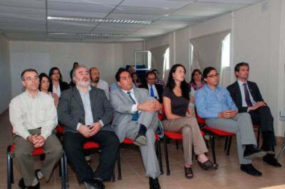 La creaci�n del primer parque e�lico hecho con tecnolog�a nacional es "un hito para la provincia"
