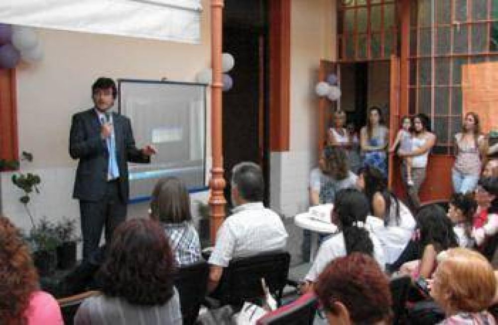 7� aniversario del Centro Municipal para Mujeres en Situaci�n de Violencia Conyugal