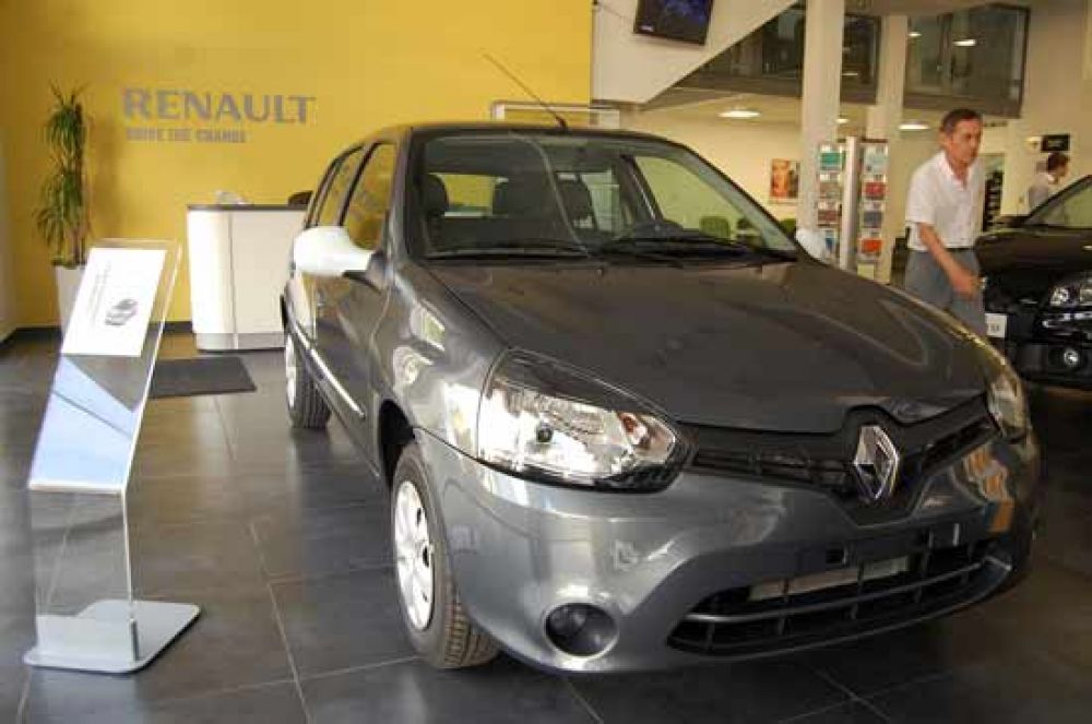 Manera present� el Clio Mio 