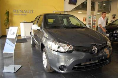 Manera present� el Clio Mio 