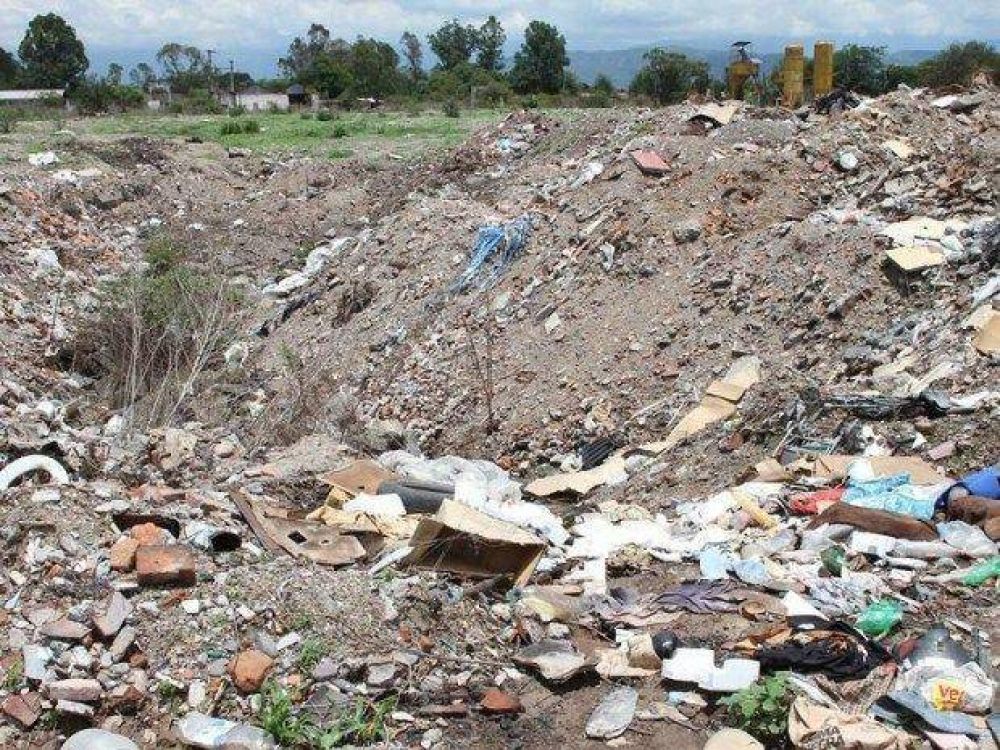 Reclaman por un basural en Santa Ana