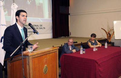 El Gobernador particip� del 8� Encuentro Regional NOA de Tributaci�n