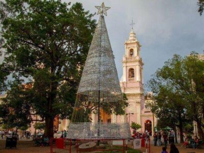 Arbolito de Navidad, tradici�n que se renueva cada 8 de diciembre