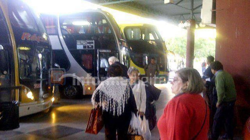 Paran�: los colectivos de larga distancia no salen de la terminal