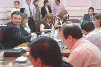 "El Presupuesto est� hecho con toda la prudencia" resalt� Chara en la Legislatura 