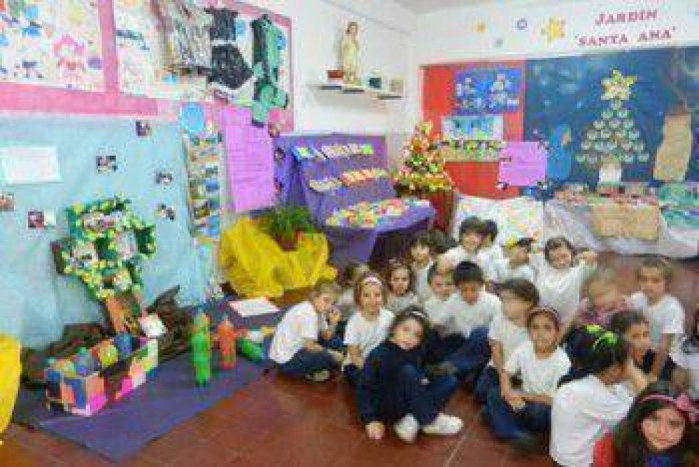 Alumnos del jard�n Santa Ana muestran sus trabajos de reciclado