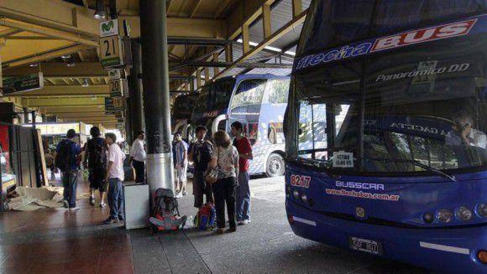 Hubo demoras en los viajes de larga distancia por una protesta de UTA  
