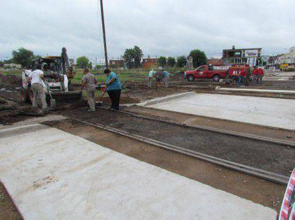 Avanza la reconstrucci�n del paso a nivel de Avenida Rivadavia