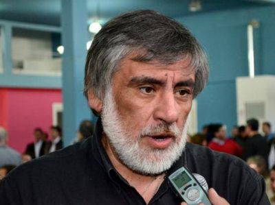 C�rdoba se�al� que con las actitudes de Peralta, Caleta Olivia forma parte de una nueva Provincia