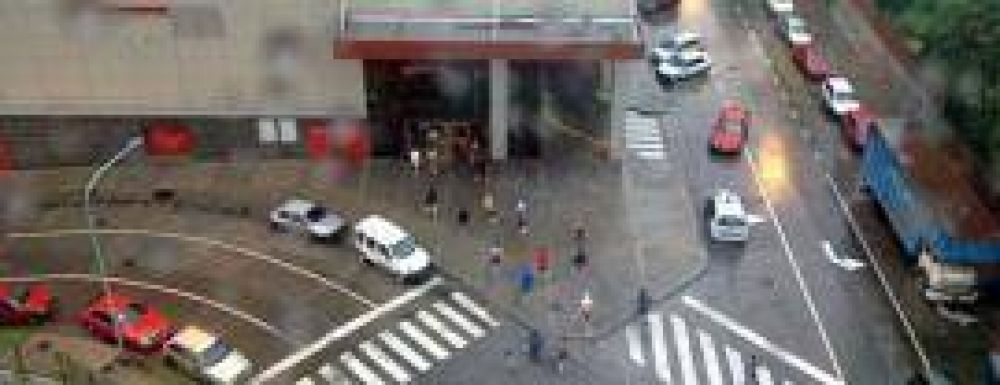 Disturbios e intentos de saqueos en el Dot Baires Shopping 