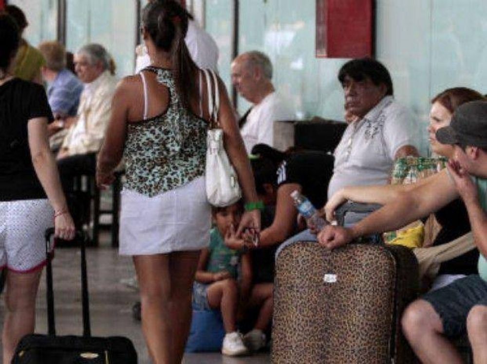 UTA levant� el paro de choferes de media y larga distancia y la actividad en la terminal es normal