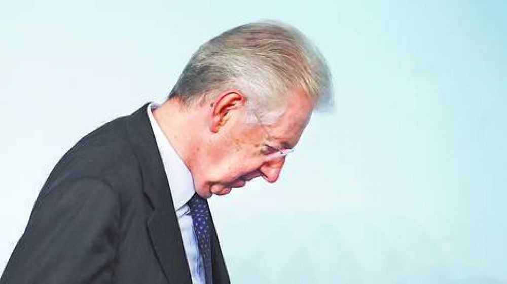 Berlusconi pone al gobierno de Monti a un paso de su ca�da