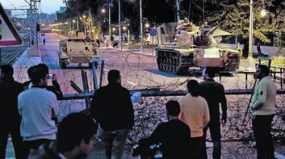 El presidente egipcio se endurece y despliega tanques en las calles