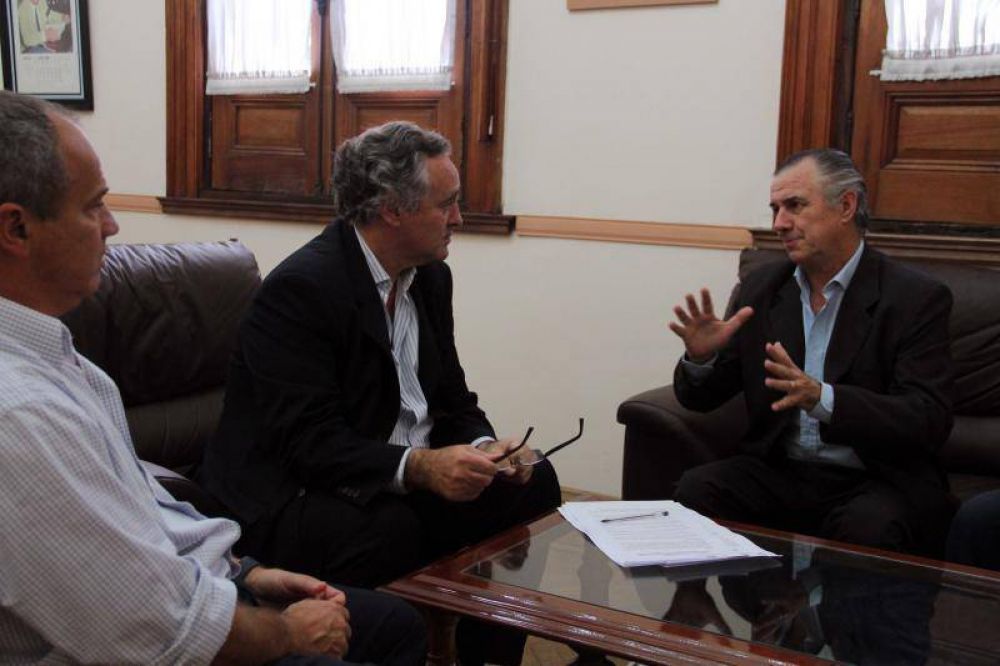 EN SAN MIGUEL, CREAR�N UN CONSORCIO PARA LA ADMINISTRACI�N DEL COMERCIO