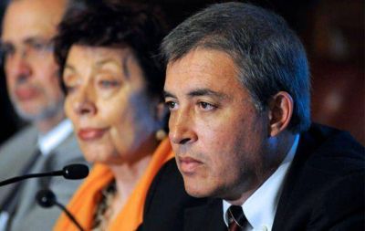 "El gobierno desacredita socialmente la cr�tica"