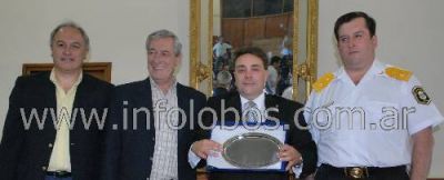 ACTO POR EL D�A DE LA POLIC�A EN LOBOS
