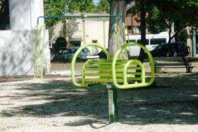 El Municipio Coloc� Mobiliario Para Hacer Gimnasia En Adrogu� Y Longchamps