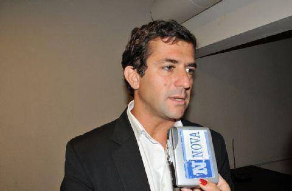 Gribaudo: "Este espacio recrea las banderas de la Uni�n C�vica Radical"