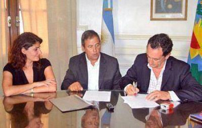 El Municipio firm� un convenio con el Sindicato de los Gastron�micos 