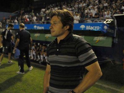 Despu�s de la derrota, Del Bosco renunci� como DT de la Lepra