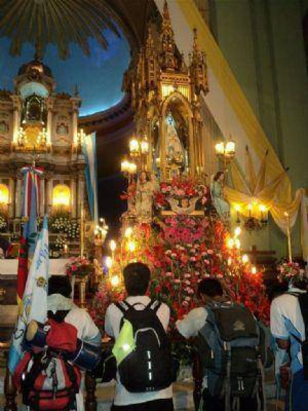 Con la tradicional procesi�n culminan las fiestas en honor a la Virgen del Valle