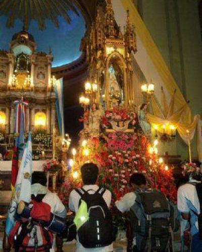 Con la tradicional procesi�n culminan las fiestas en honor a la Virgen del Valle