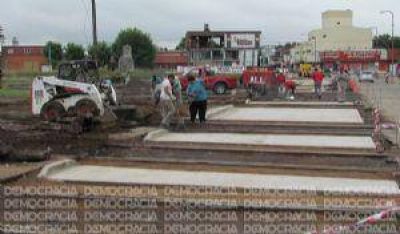 Avanza la reconstrucci�n del paso a nivel de Rivadavia
