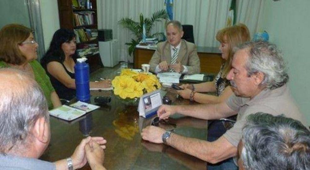 Atech ratifica que no iniciar� las clases si no hay aumento