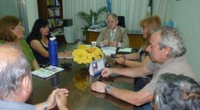Atech ratifica que no iniciar� las clases si no hay aumento