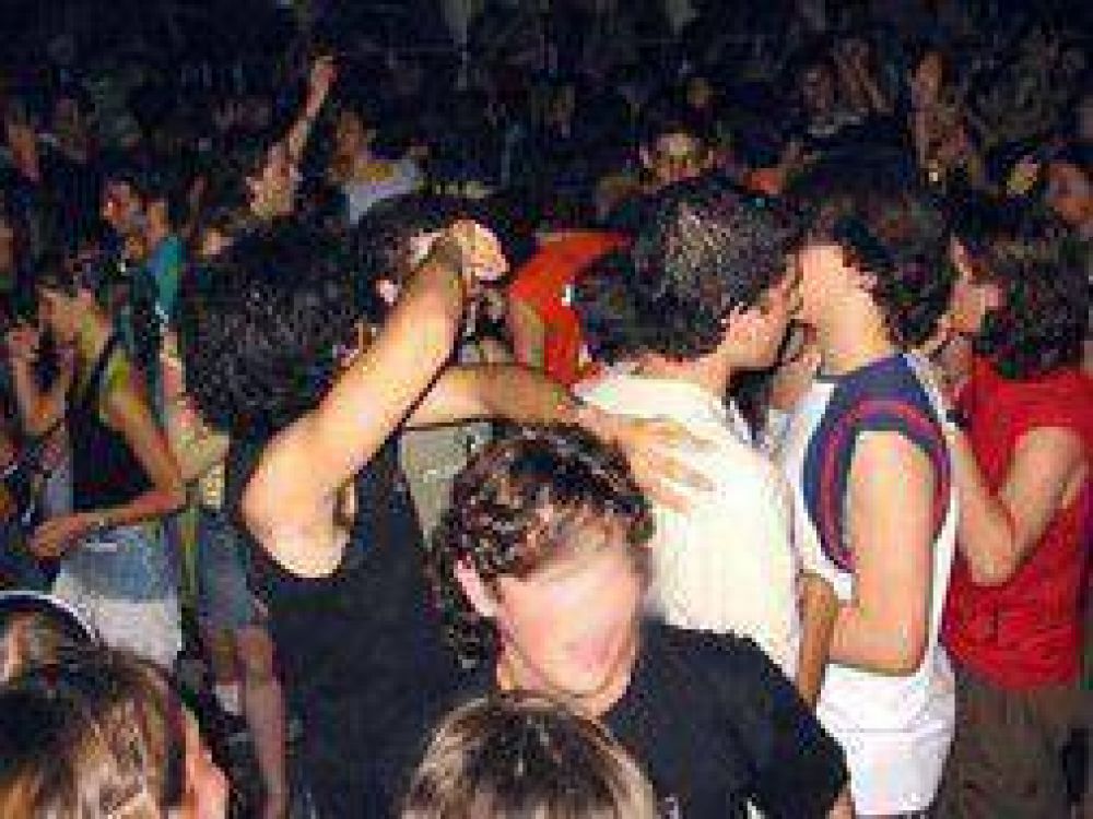 Bah�a Blanca: Concejales prohibieron las fiestas privadas
