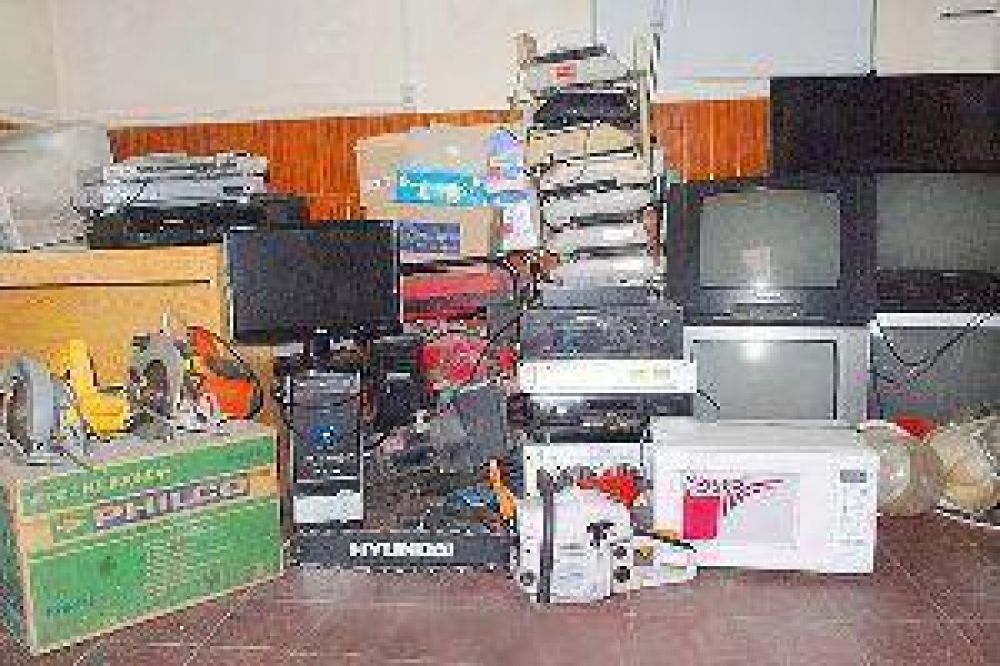 Detienen a comerciante con bienes robados por $ 80.000