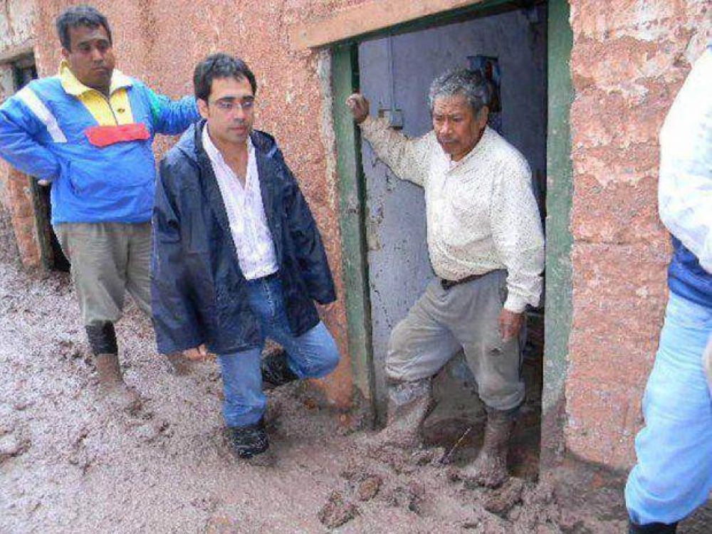 Un aluvi�n de barro dej� aislados a varios parajes de Chicoana