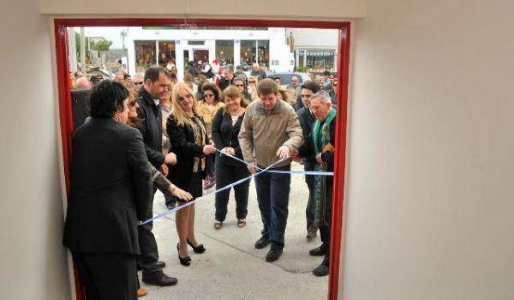 Melella dej� inauguradas las nuevas aulas en el CGP Padre Zink