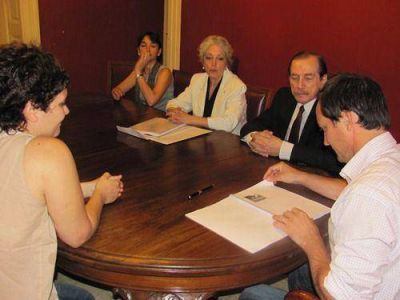 El Rector Del Valle reunido con el Intendente Camau Esp�nola