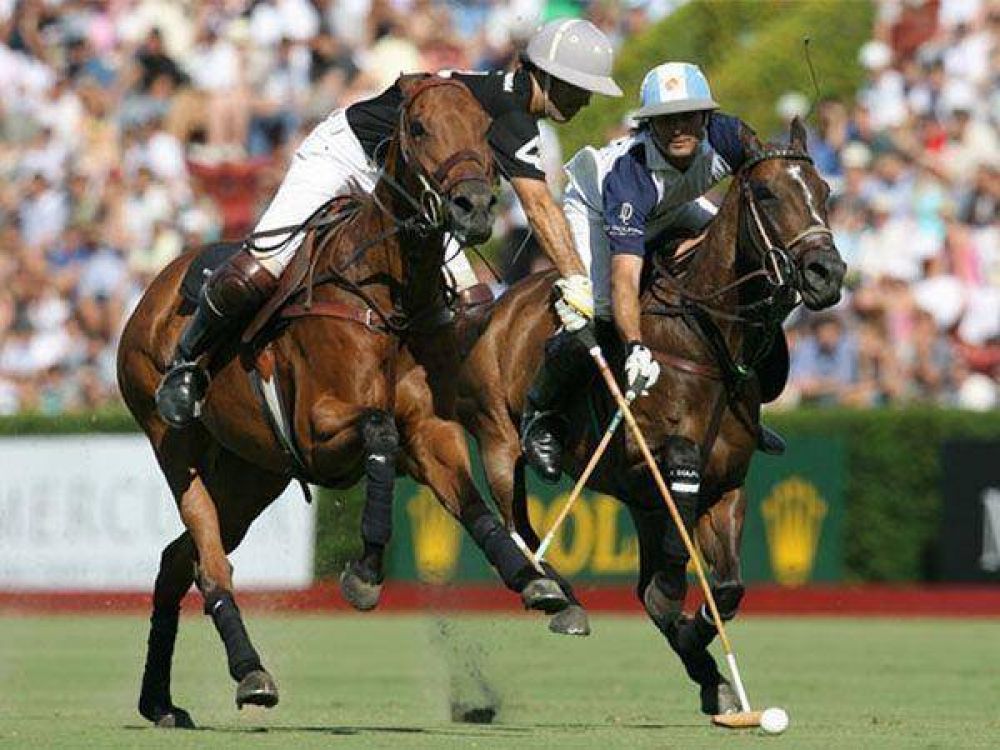 La Dolfina y Ellerstina disputan la corona en la final del Abierto de Polo