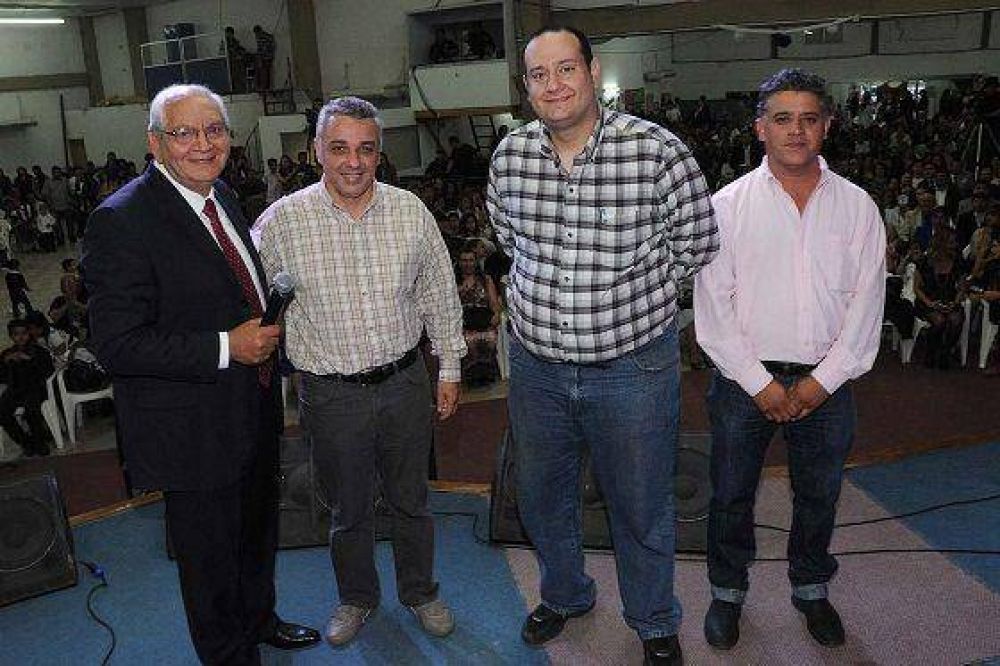 La Iglesia Pentecostal de Benav�dez celebr� con sus fieles sus 30 a�os