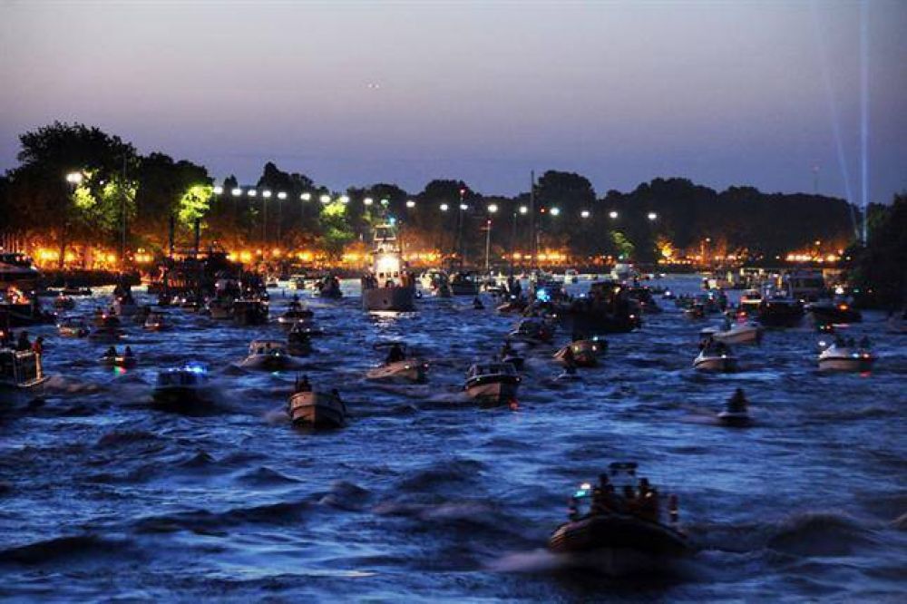 Tigre celebr� el D�a de la Virgen con su tradicional procesi�n n�utica