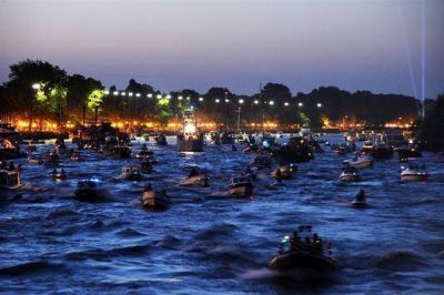 Tigre celebr� el D�a de la Virgen con su tradicional procesi�n n�utica