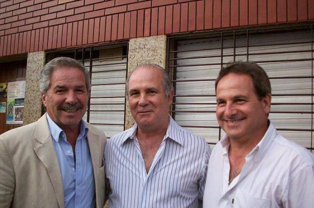 Plenario de fin de a�o del concejal Alessi con Sol�, �Cacho� �lvarez y Esther Barrionuevo